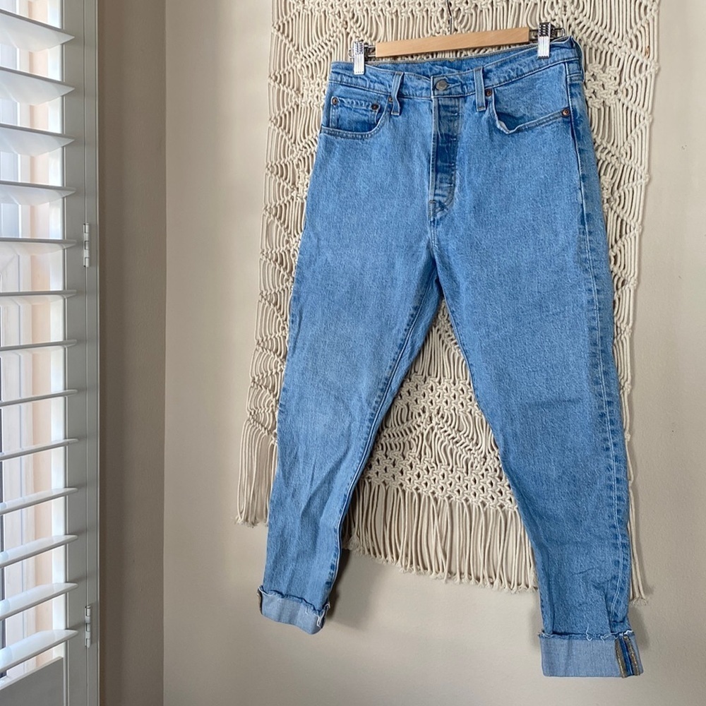 Levi’s 501  high waisted blue denim jeans size small